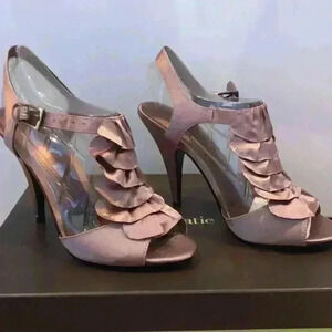Kelly & Katie slingback ruffle Satin Heels sz 7.5